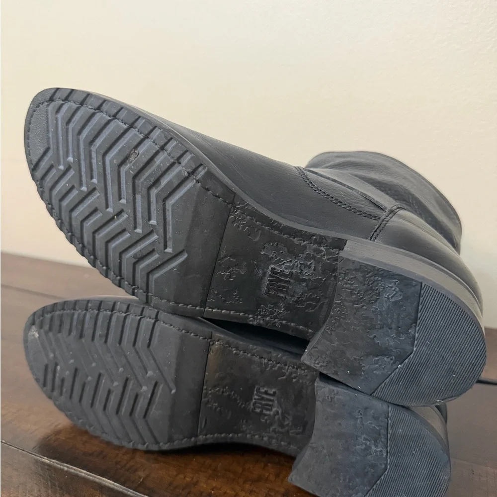 Frye classic black